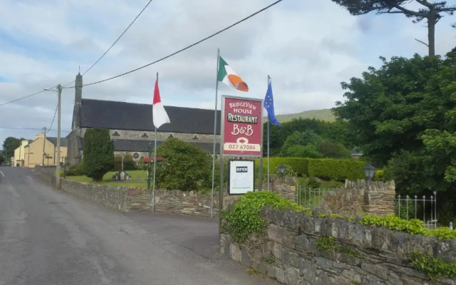 Bridge View House B&B and Restaurant