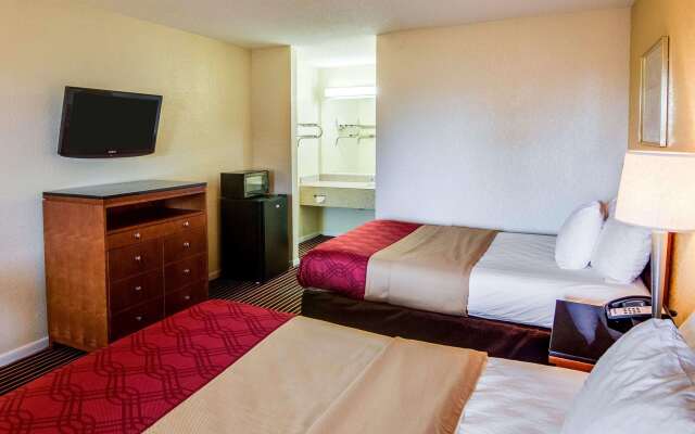 Rodeway Inn & Suites Highway 290 Northwest