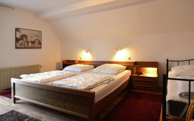 Amazing Holiday Home situated in Altastenberg with Parking