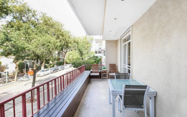 Blue Quartz by HolyGuest