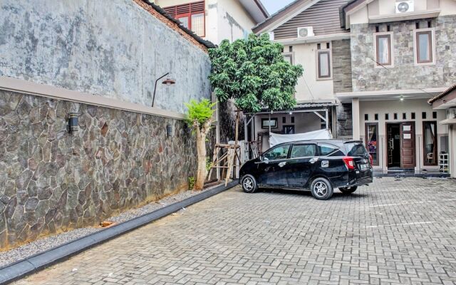 OYO Life 92509 Maulana Guest House Simpur