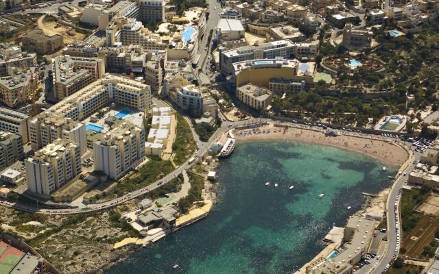 Getawaysmalta- Spinola Bay 1-bedroom Seafront Penthouse St Julian Near Paceville