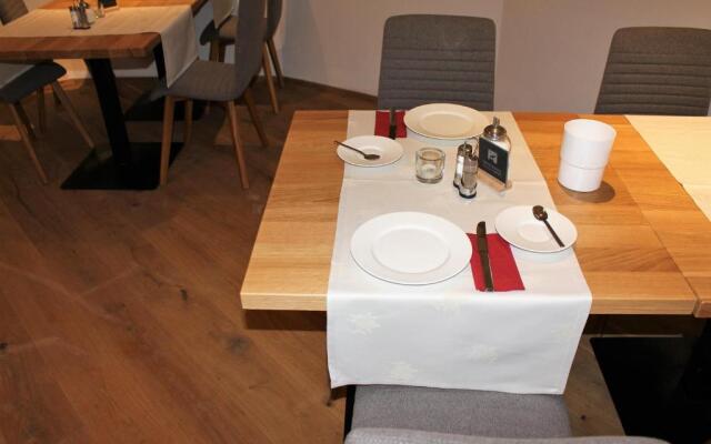 Grischuna Mountain Lodge