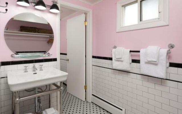 Royal 7 Budget Inn Motel