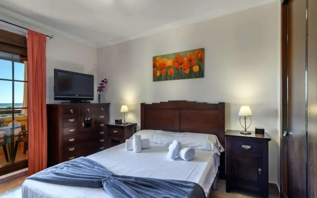 Cozy Seaside Retreat at Los Albatros