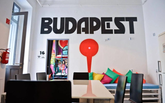 LOL Boutique Hostel City Center