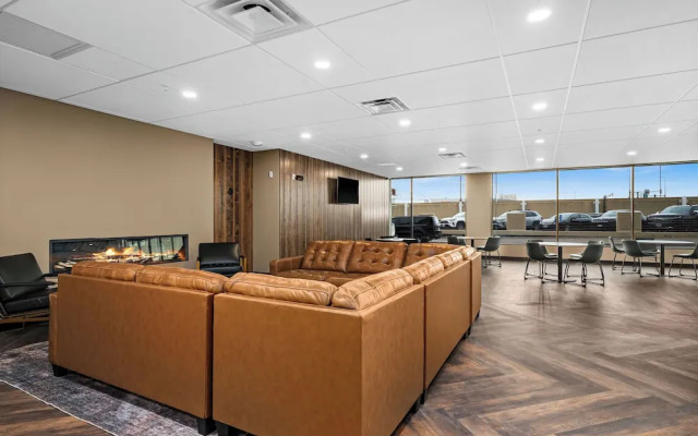 Force on 5th Avenue Hotel