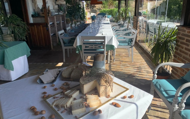 Hotel Los Jarales