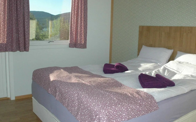 Three-Bedroom Holiday home in Åfarnes