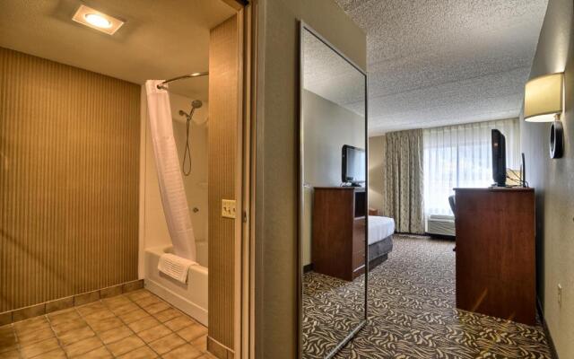 Clarion Inn & Suites - University Area