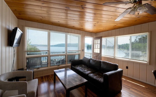 Depe Dene Lakeside Resort