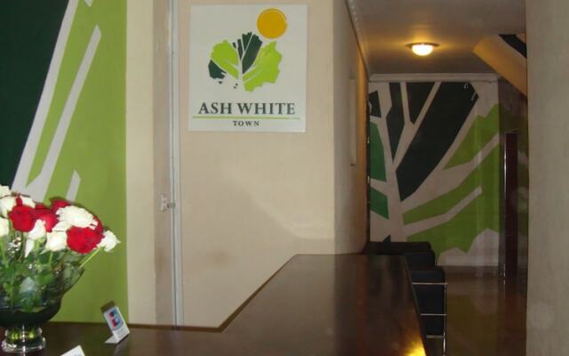 Ash White Hotel