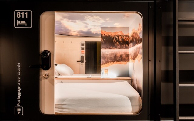 Capsule Hotel - Alpine Garden Zurich Airport