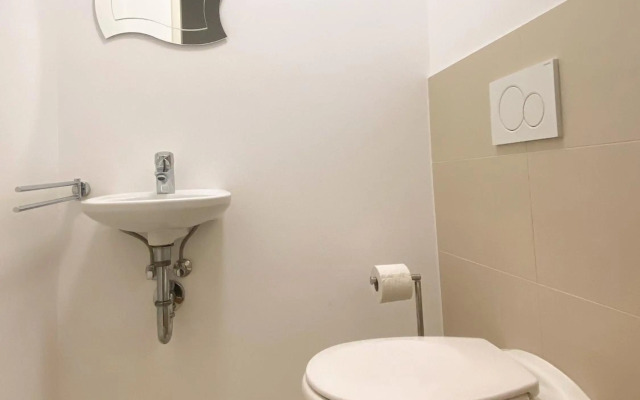 Near Lake Spacious & Furnished Beautiful Apartment