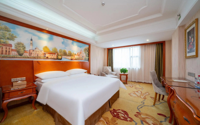 Vienna International Hotel (Shenzhen Bantian Yangmei Metro Station) – Guest Rooms – Shenzhen