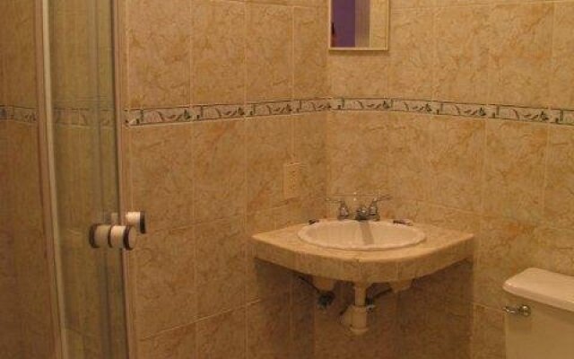 Hotel y Suites Bugambilias