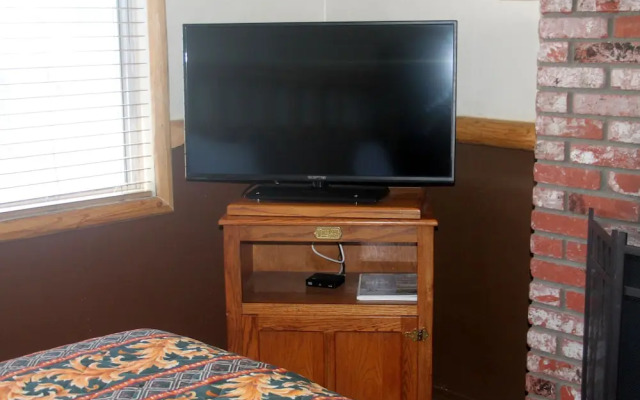 Rodeway Inn & Suites Fireside Lodge