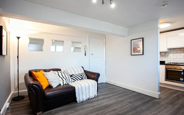 The Manchester Pad - Sleeps 12