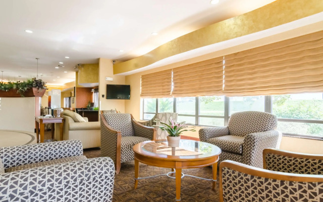 Comfort Suites Salina South