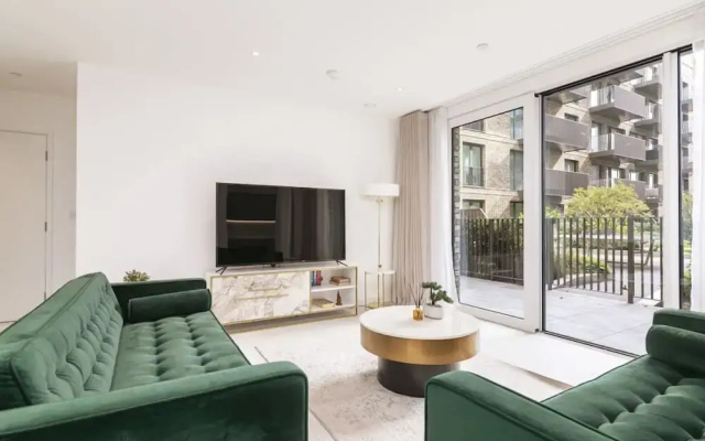 Luxury Spacious Flat With Communal Gardens Parking