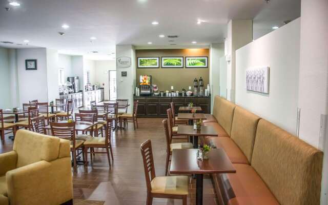 Sleep Inn & Suites Center