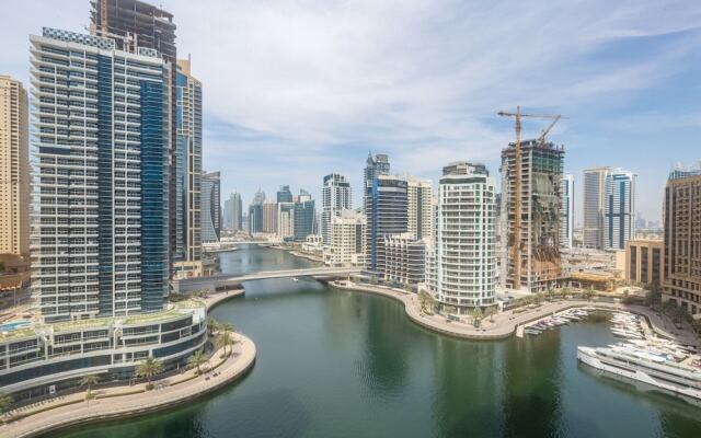 Astonishing 1BR Apt With Amazing Marina Views
