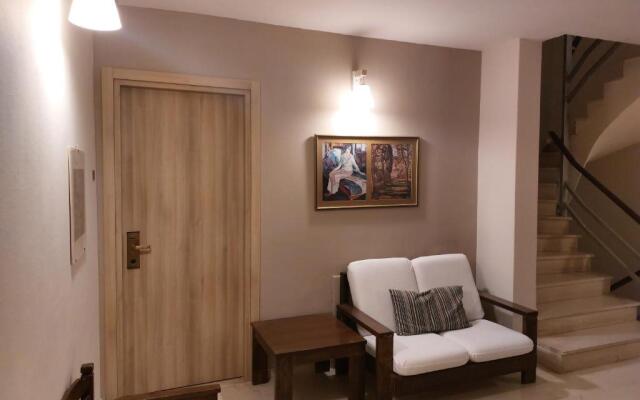 Hotel Avra