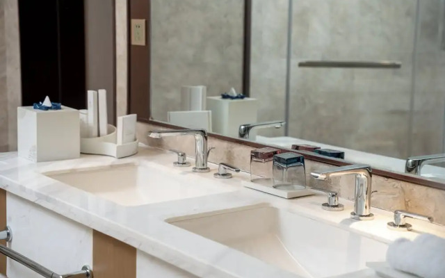 Wuhan Optics Valley Convention Hotel