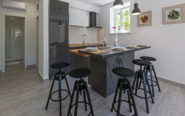 Adorable Apartment With Swimming Pool and Private Terrace