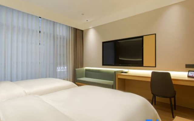 Shuoguo Hotel (Minquan High-speed Railway North Station)