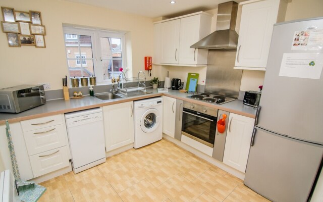 Sargeson Apartment