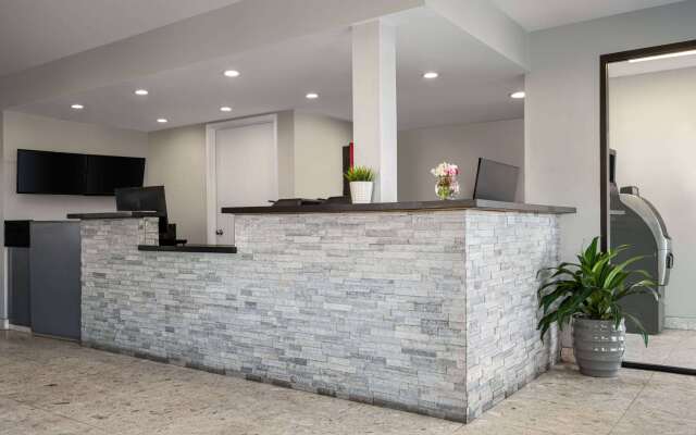 Days Inn by Wyndham Fresno South