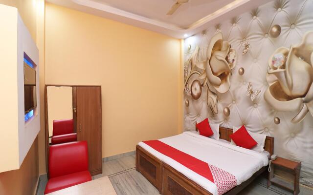 OYO 24571 Kamakshi Palace