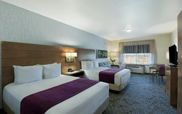 Oxford Suites Sonoma County