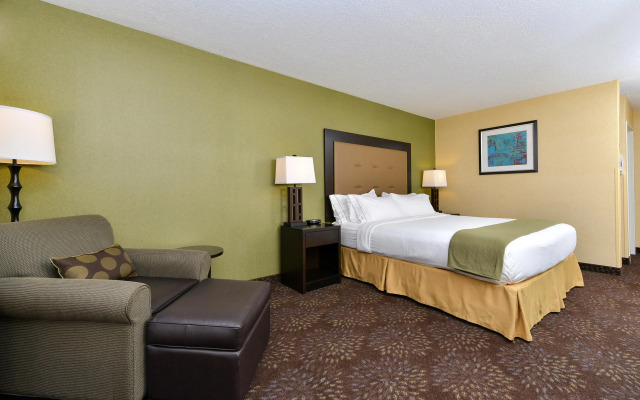 Holiday Inn Express Hotel & Suites Charlotte by IHG