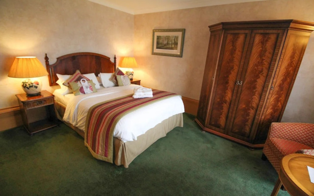 Blunsdon House Hotel