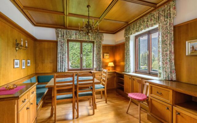 House Riki Bruck