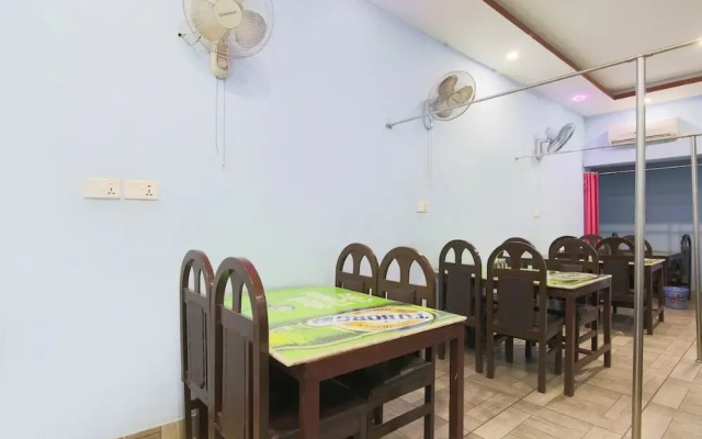 SPOT ON 392 Raju Hotel & Family Restaurant