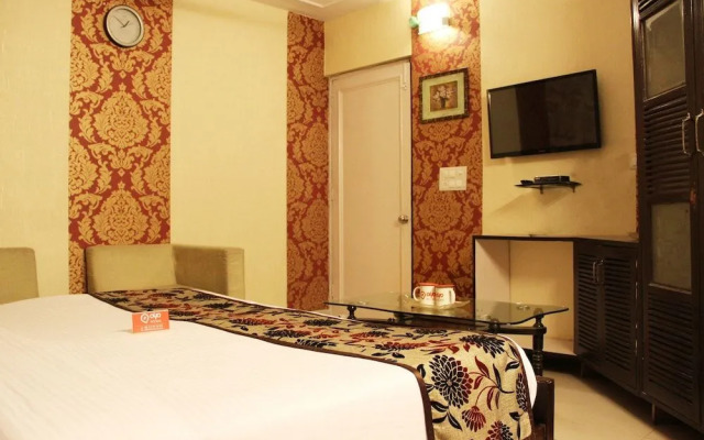 OYO 2407 Hotel Gera's M1