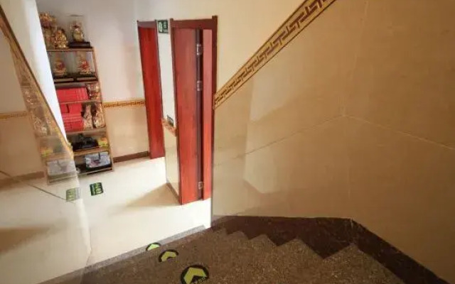 the Jiuhua Mountain Chicken Heights