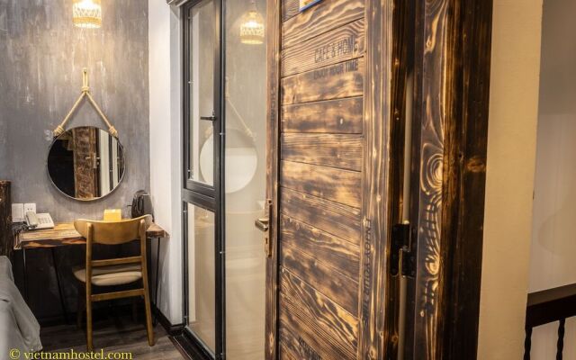 The Kouple by The Vietnam Hostel