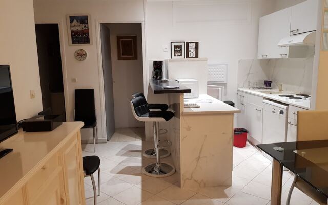 Lady's Joffre Palazzo