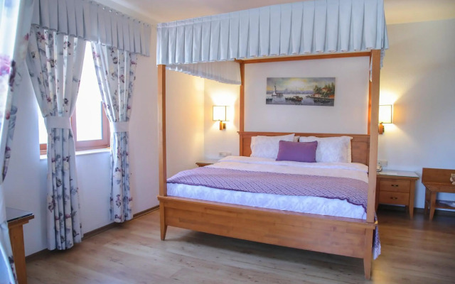 Alacati Leylak Hotel