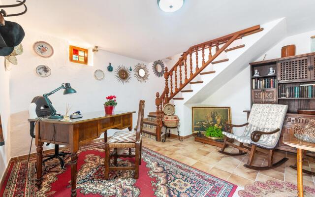 ES PUJOLS - Chalet with terrace in Campanet. Free WiFi