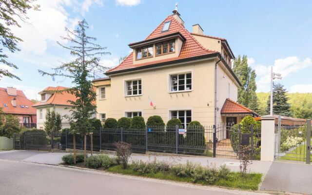 Spacious Sopot Apartment by Renters