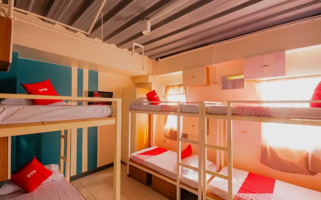 OYO 809 Crowne One Condo