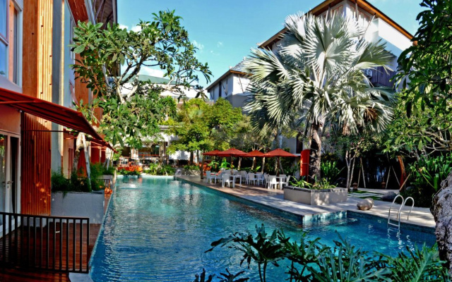 Harris Hotel & Residences Sunset Road