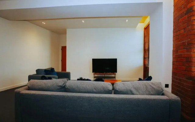 The Nichols Building Spacious 3-bedroom Apartment