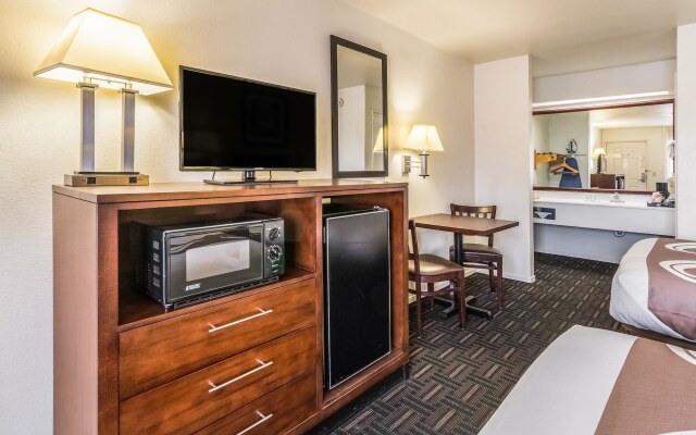 Quality Inn Fresno Near University