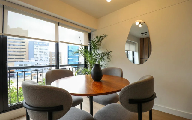 w Phenomenal 2BR With Balcony in San Isidro